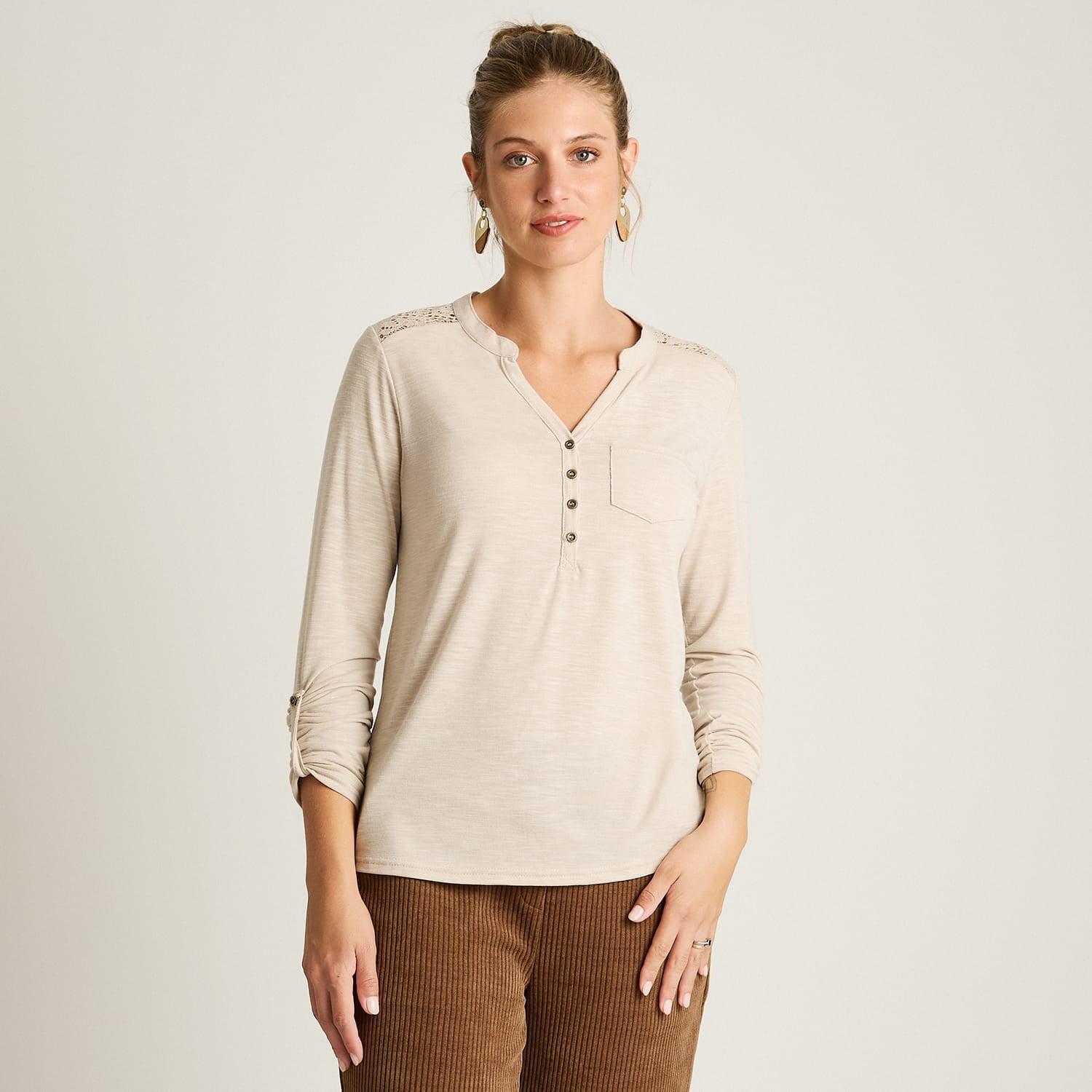 Polera Beige Manga Larga con Detalle de Macramé